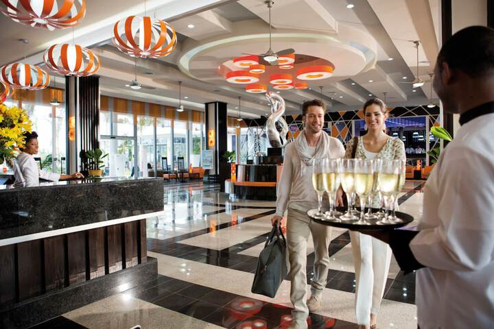 Entrance & Lobby
