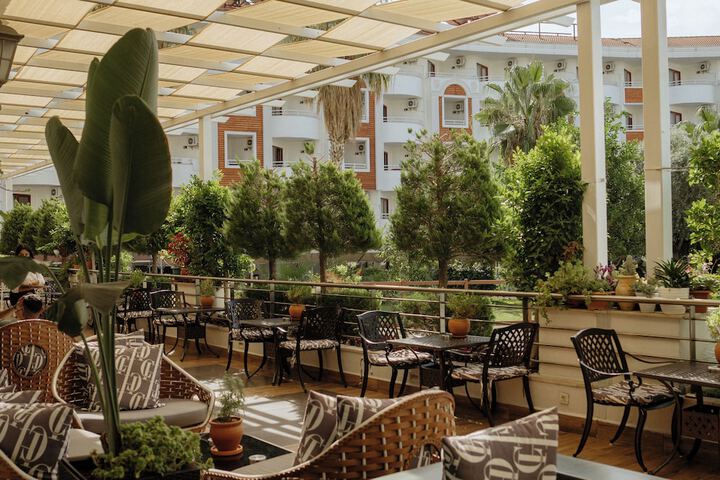 Terrace/Patio 68 of 72