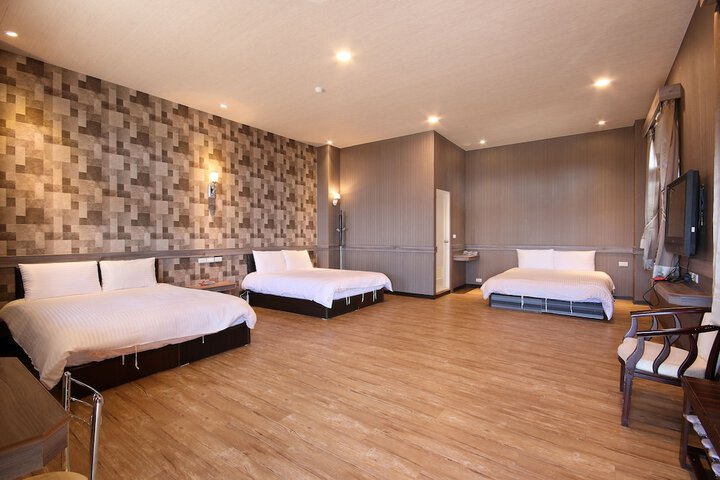 Room 5 of 30