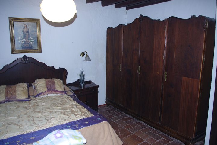 Room 4 of 28