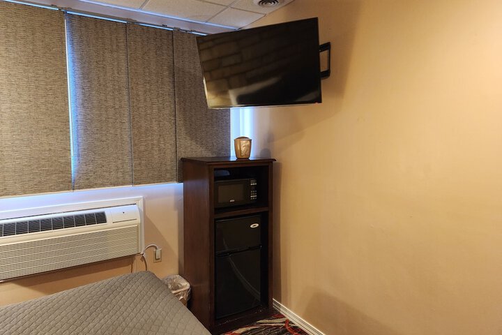 Honeymoon Suite Not Pet Friendly (7 of 12)
