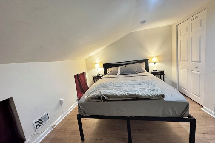 Room 4 of 24