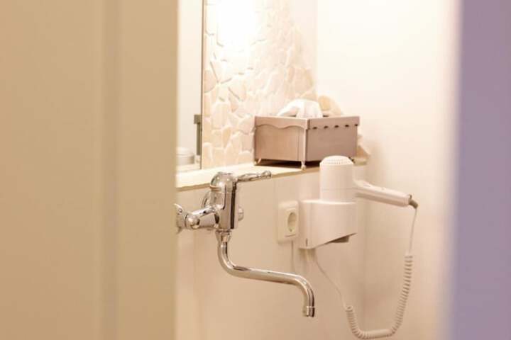 Room 12 of 26
