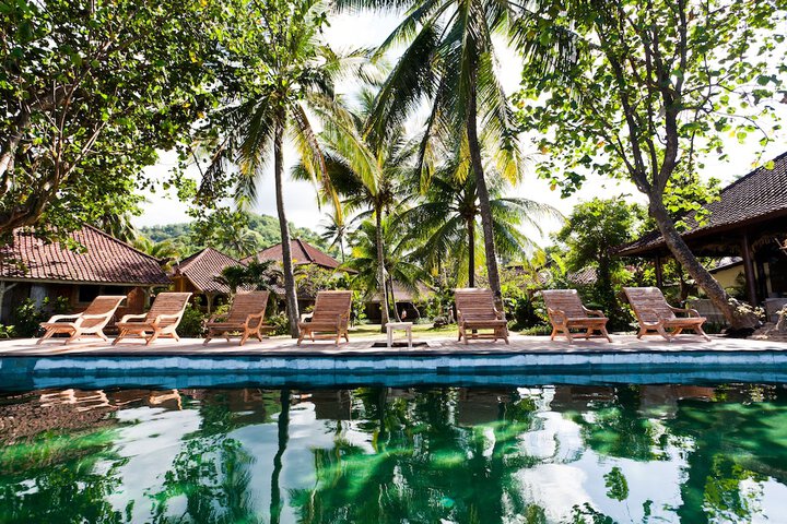 Hotel Pool