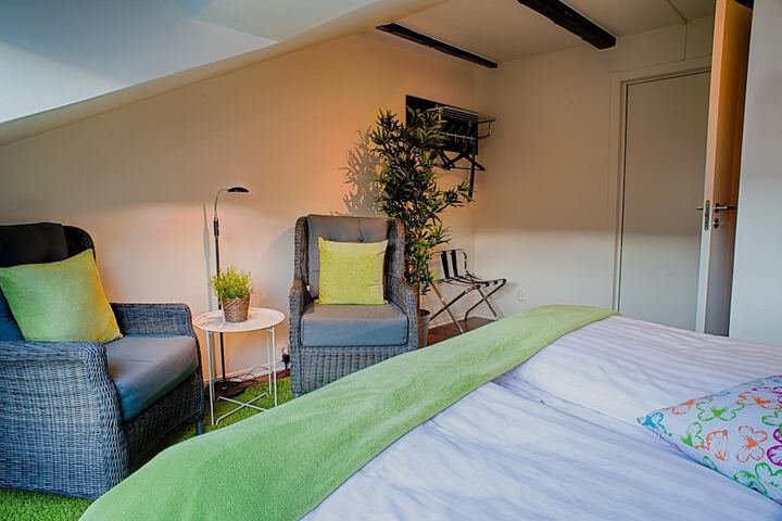 Room 16 of 40