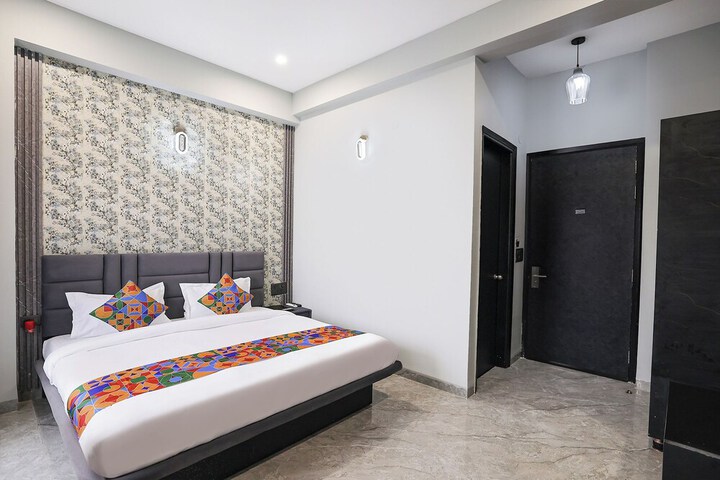 Room 27 of 48