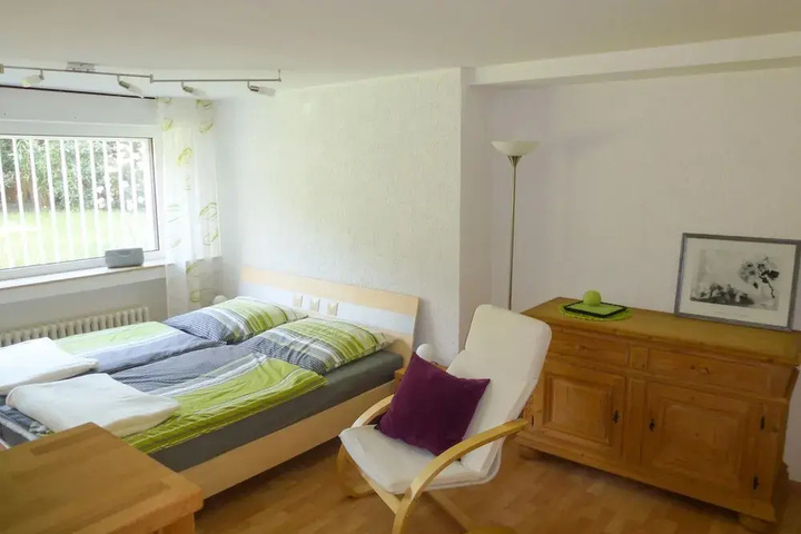 Room 5 of 10