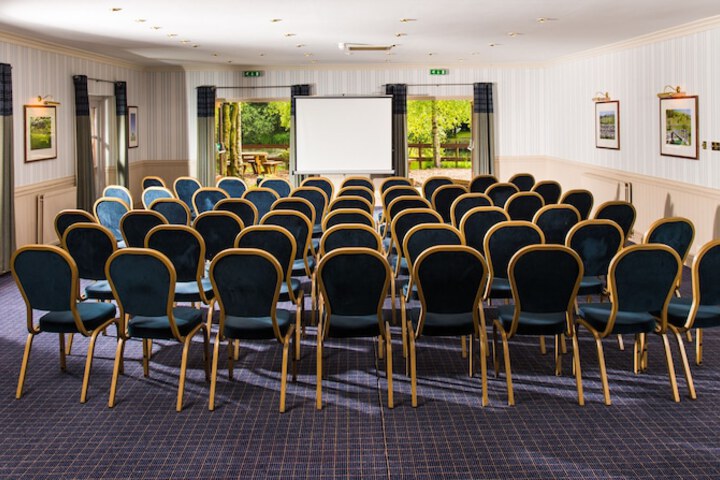 Ballroom/Hall 43 of 64