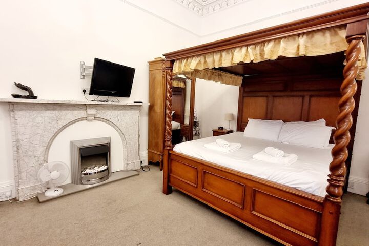 Room 9 of 45