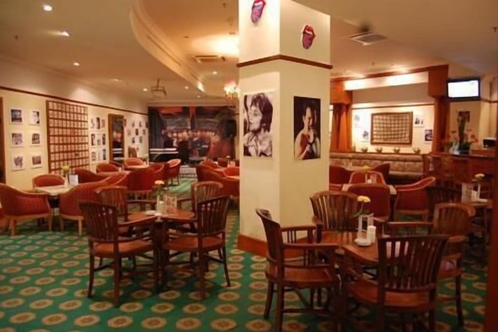 Dining Photos
