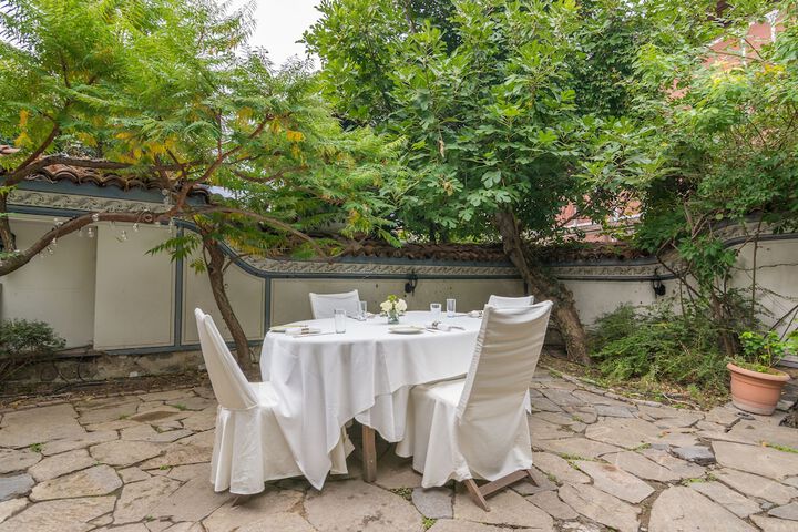 Dining 70 of 79