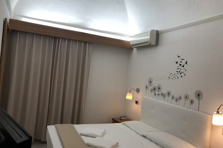 Room 21 of 46