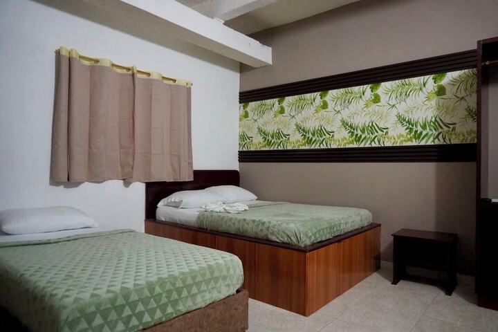 Room 5 of 13