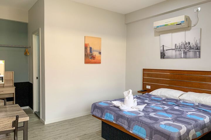 Room 7 of 24
