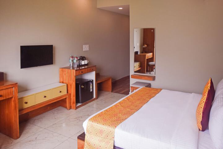 Room 10 of 83