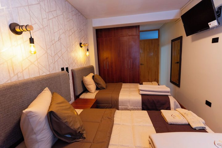 Room 10 of 37
