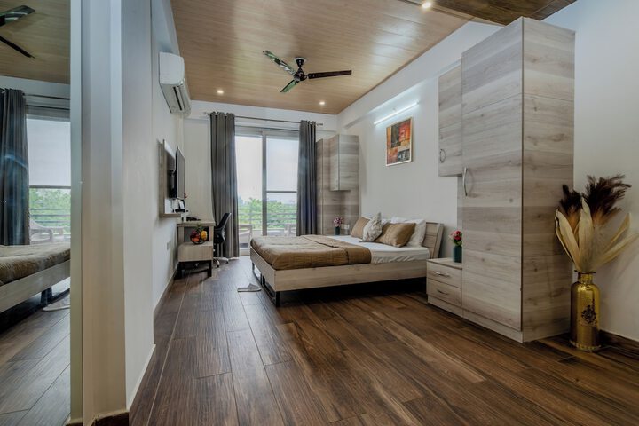 Room 9 of 25