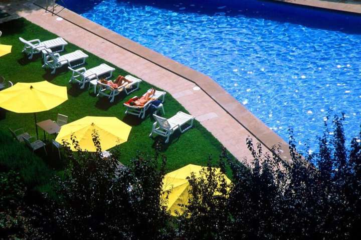 Pool 18 of 44