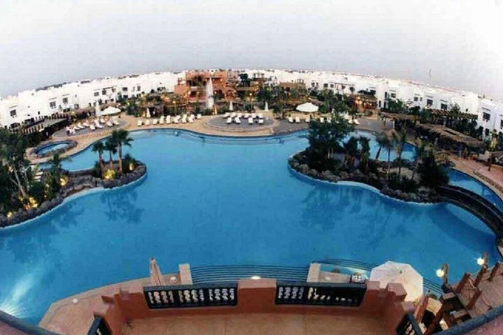 Pool 8 of 16