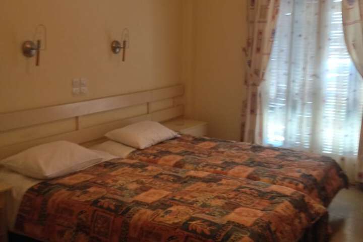 Room 5 of 18
