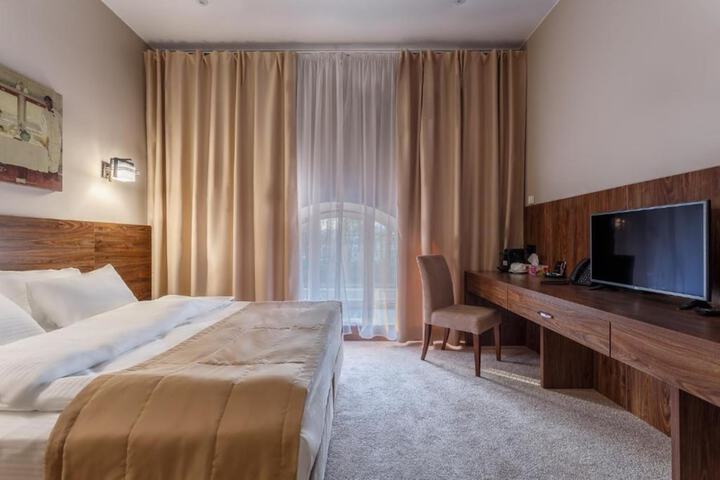 Room 4 of 47