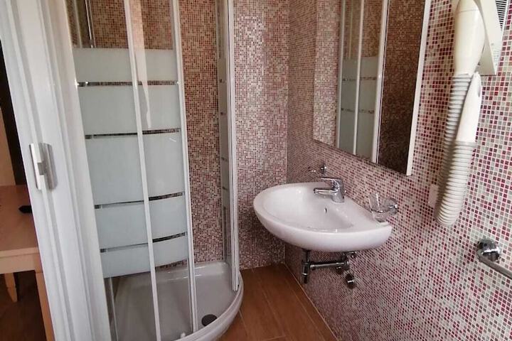 Room 14 of 20
