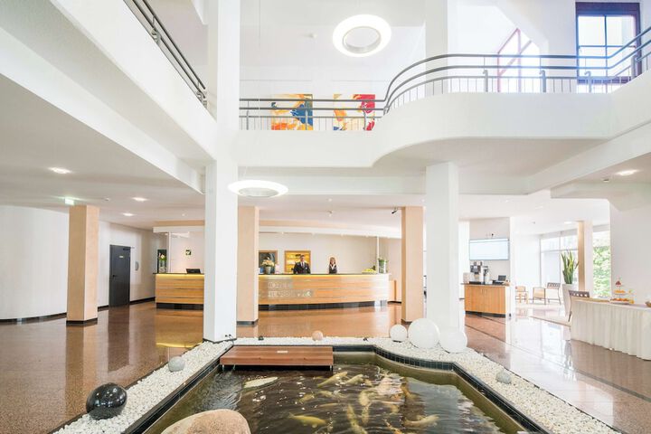 Entrance & Lobby