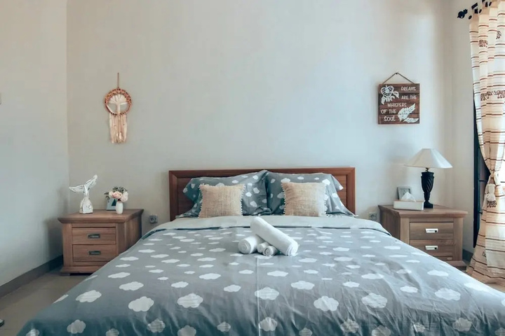 Room 6 of 19