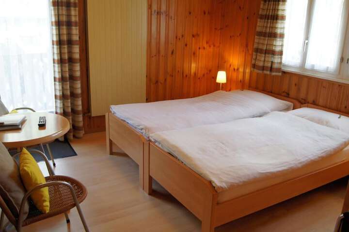 Room 25 of 65