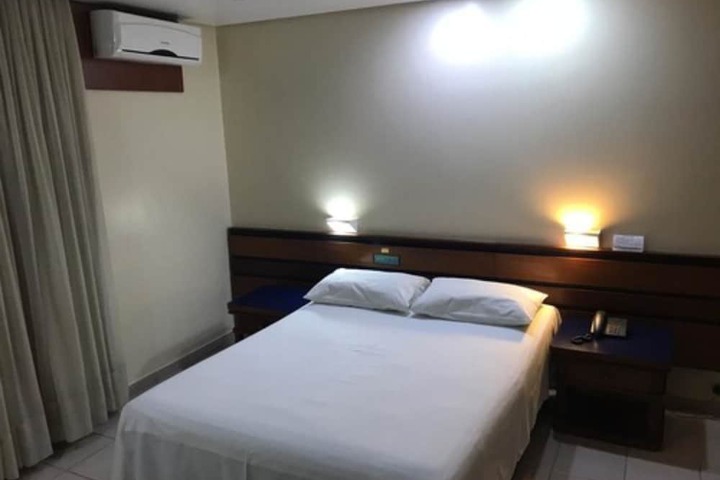 Room 6 of 44