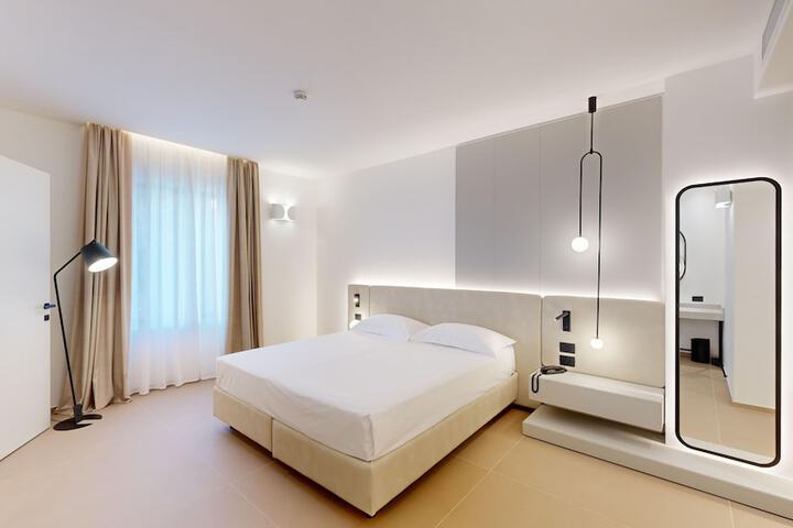 Room 15 of 30