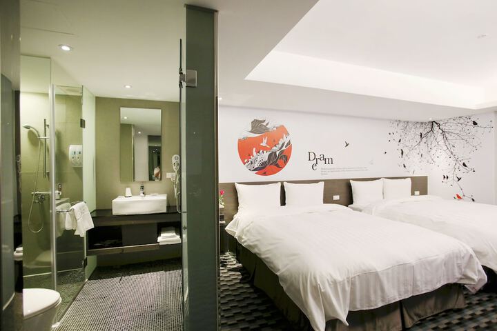 Room 10 of 60