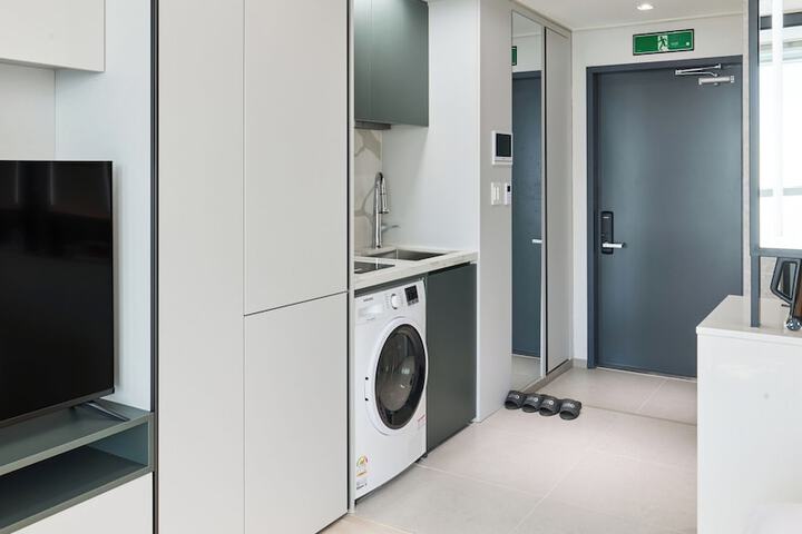 Room 10 of 51