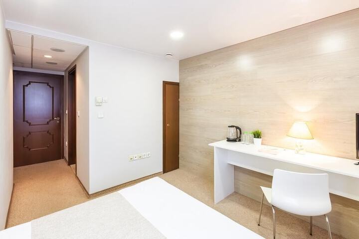 Room 4 of 34
