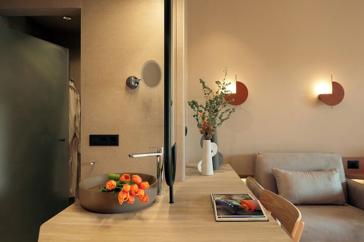 Room 50 of 86