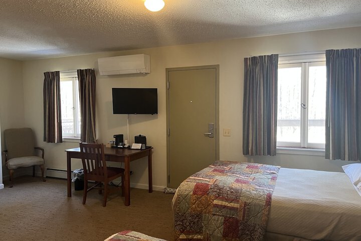 2 Double Beds (6 of 7)
