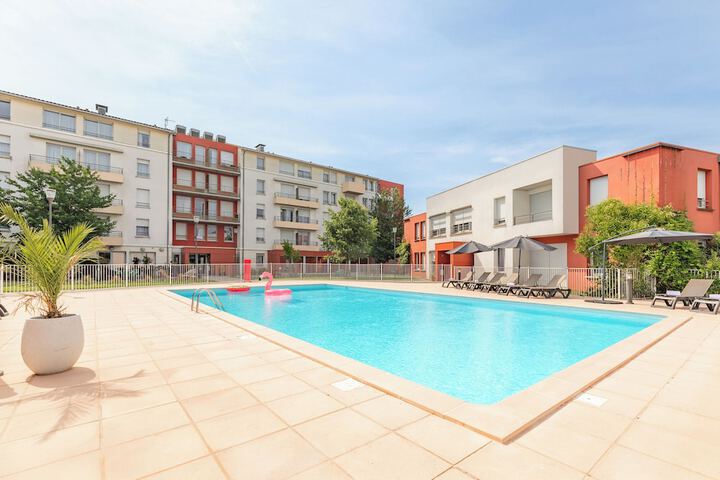 Pools & Facilities