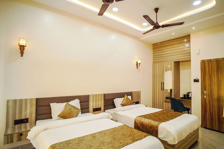 Room 28 of 46