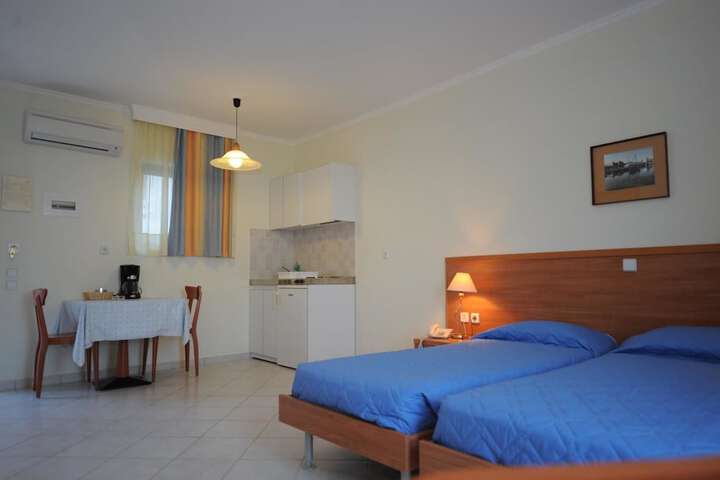 Room 2 of 33