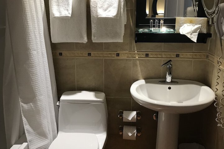 Room 36 of 62