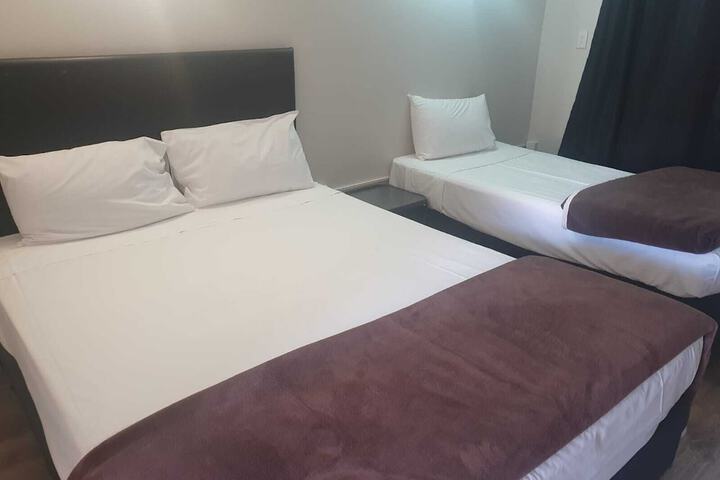 Room 9 of 36