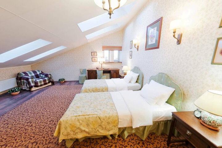 Room 15 of 72