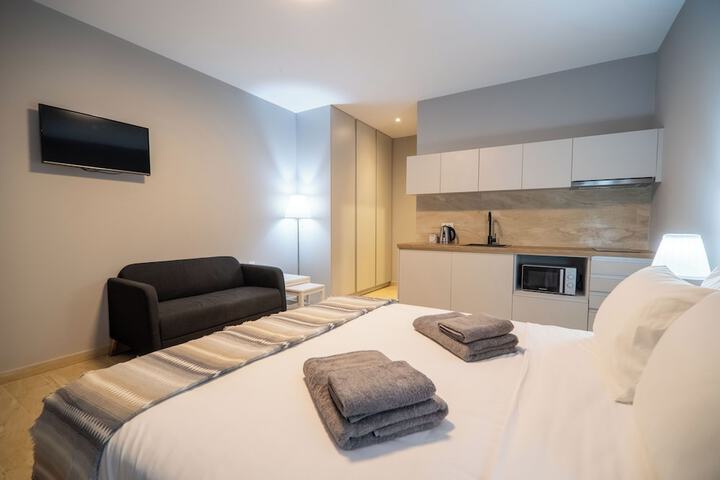 Room 4 of 27