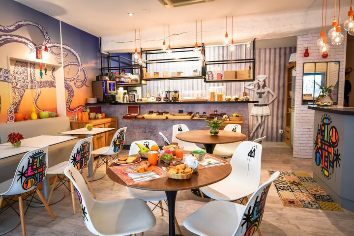 Breakfast area