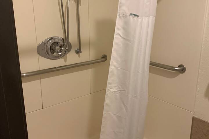 Room 16 of 25