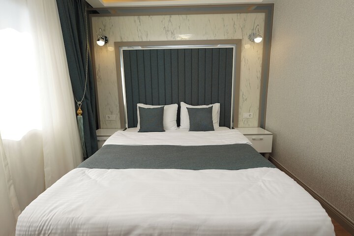 Room 53 of 104