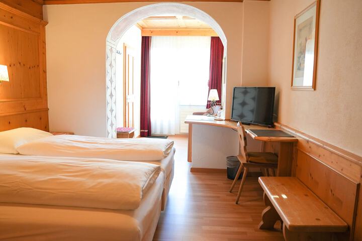 Room 32 of 123
