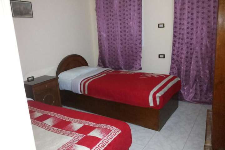 Room 17 of 83
