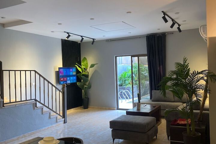 Room 4 of 31