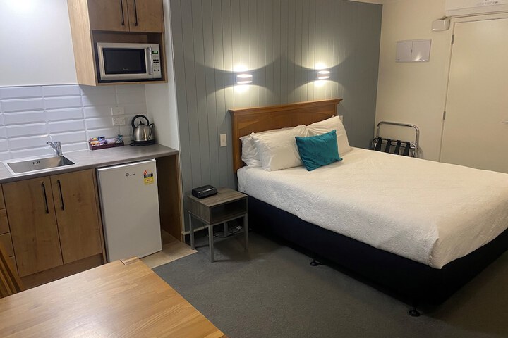 Room 8 of 38